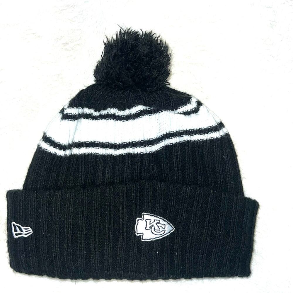 Black White Striped Kansas City Chiefs Pom Beanie NFl Football One Size